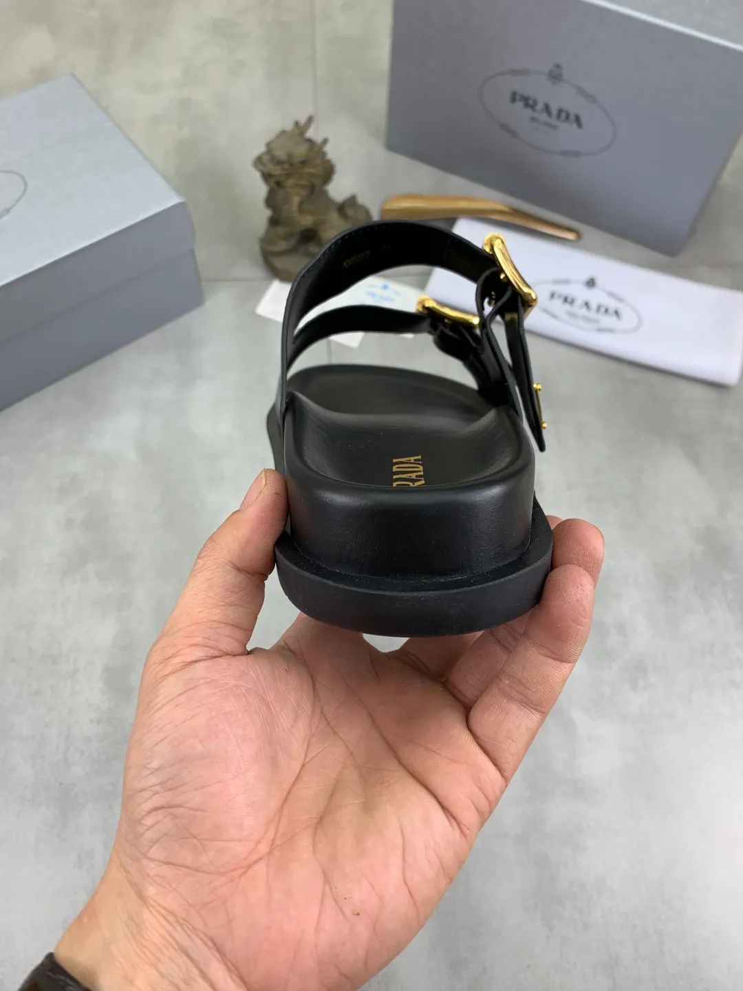 Men's shoes 💰P340💰【New style】🎁🎁🎁 PRADA Prada's new casual slippers, original official website, perfect workmanship, transmitting a kind of noble luxury, sublimating its definition of luxury in Prada's high-end extraordinary craftsmanship. Original combination outsole, code number: 38-44 (45 customized) Multiple colors 🉑️ to choose from